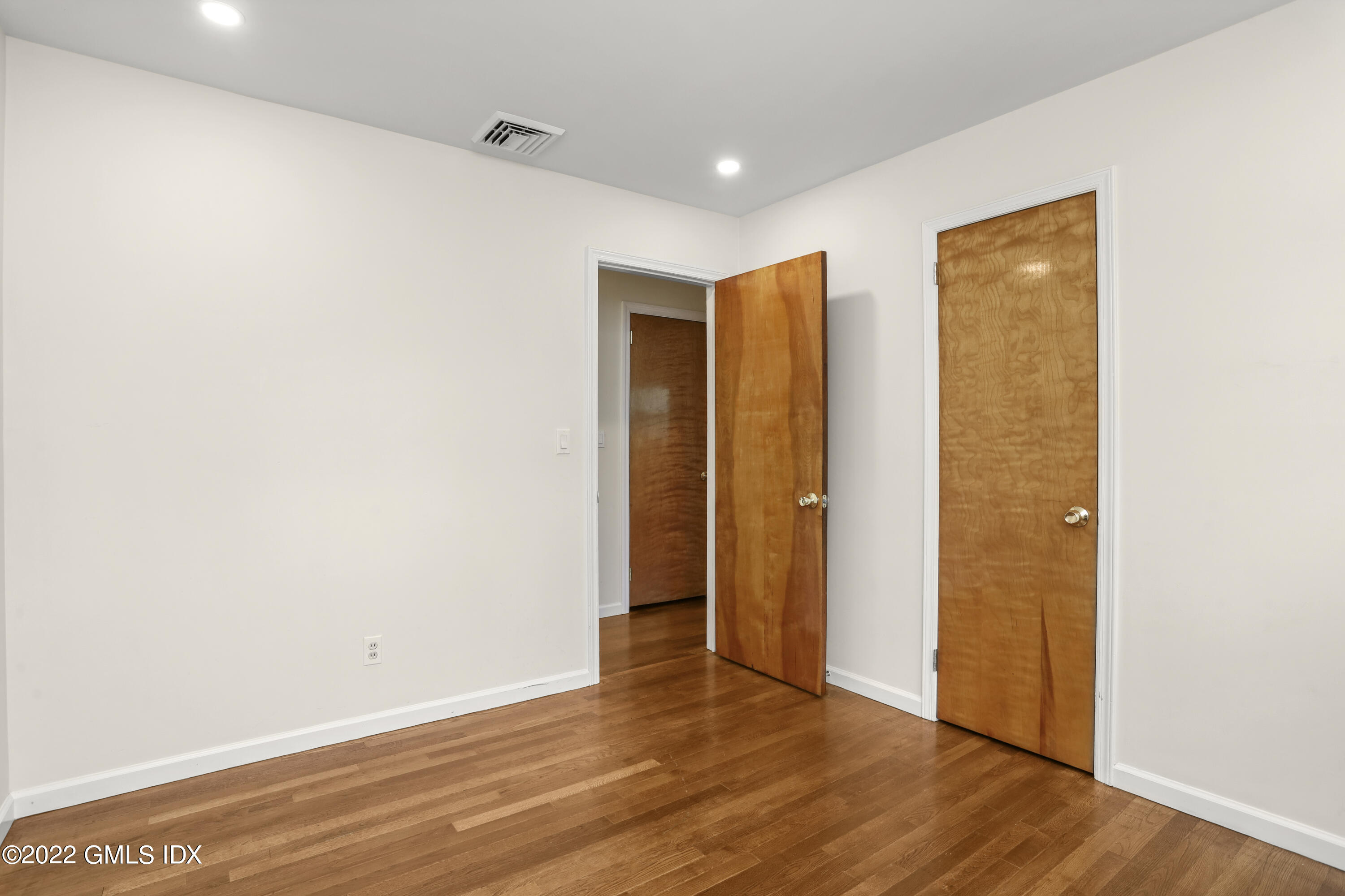 29 Thorn Hill Road Riverside, CT 06878 - Photo 21 of 37 Bedroom #3