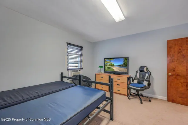 a view of livingroom with furniture