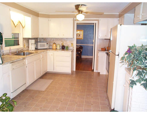40 Forest Hills Road East Longmeadow, MA 01028 - Photo 3 of 9 Gallery Image 3