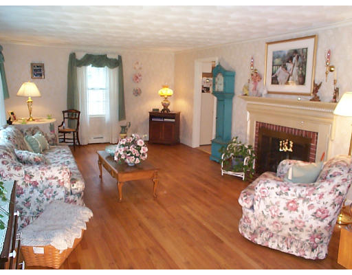 40 Forest Hills Road East Longmeadow, MA 01028 - Photo 5 of 9 Gallery Image 5