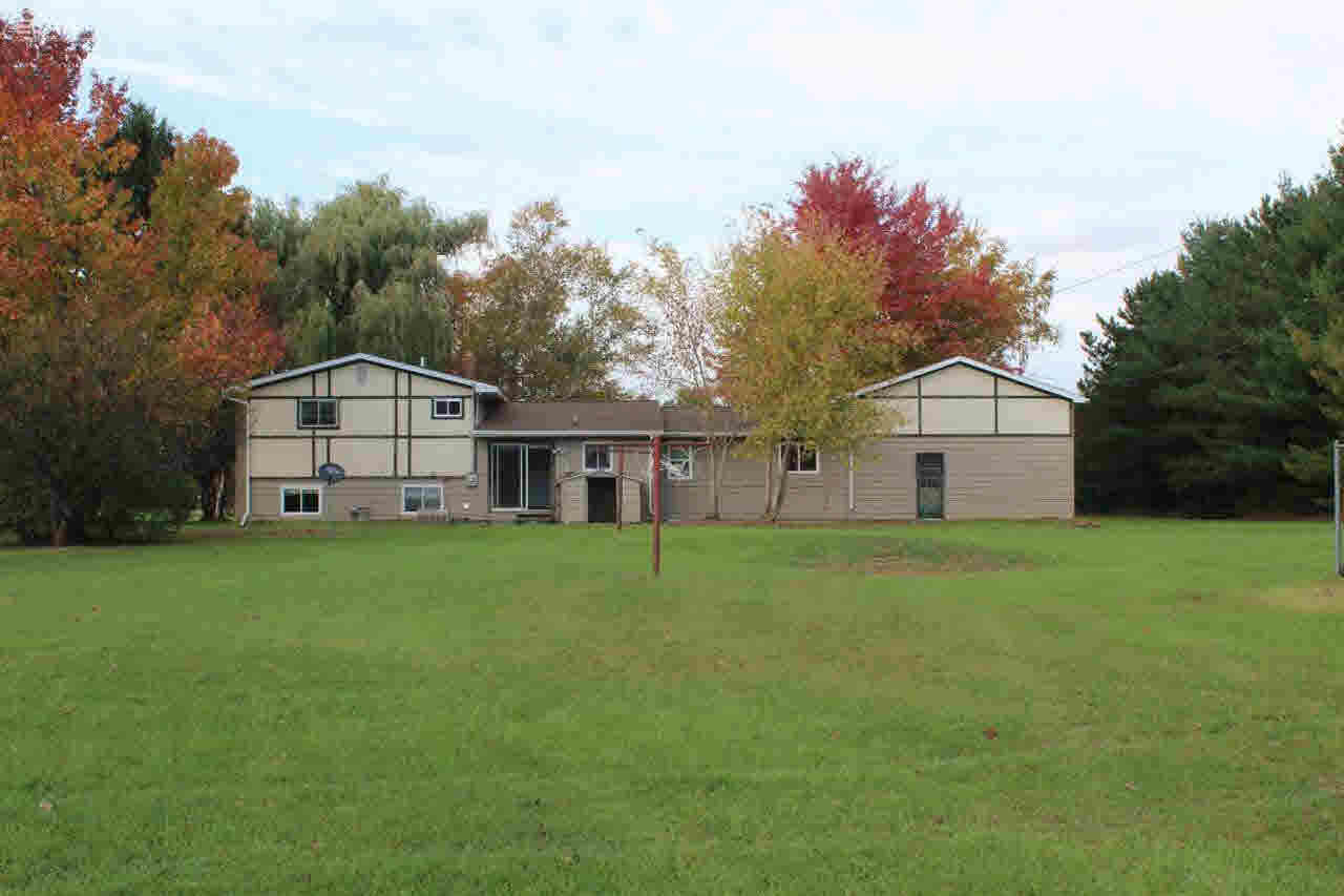 8205 West Mount Morris Road Flushing, MI 48433 - Photo 3 of 14 21229596-2.JPG