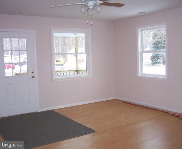 417 Dominion Road Chester, MD 21619 - Photo 7 of 16 COZY!