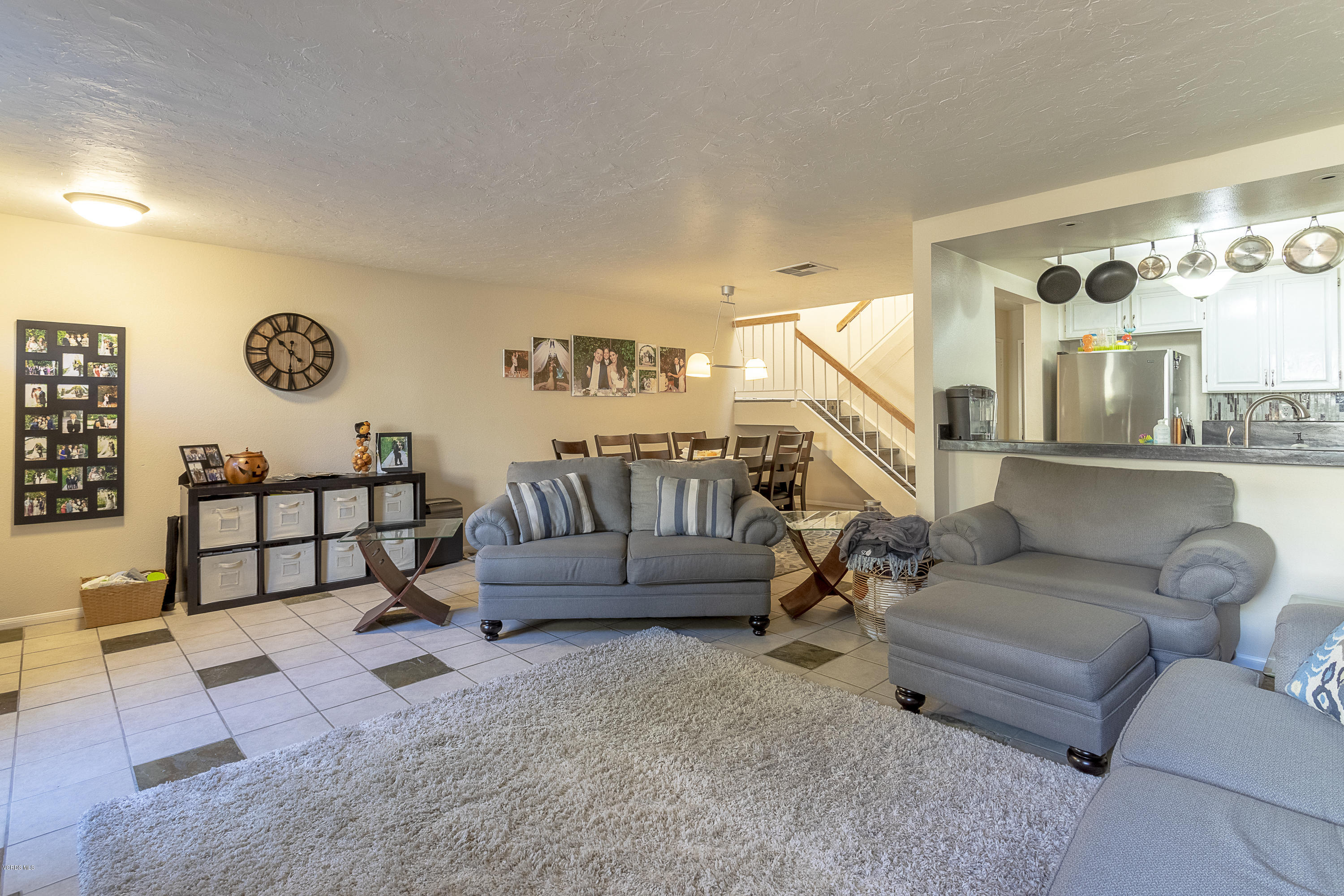 1898 Stow Street Simi Valley, CA 93063 - Photo 4 of 20 Family room