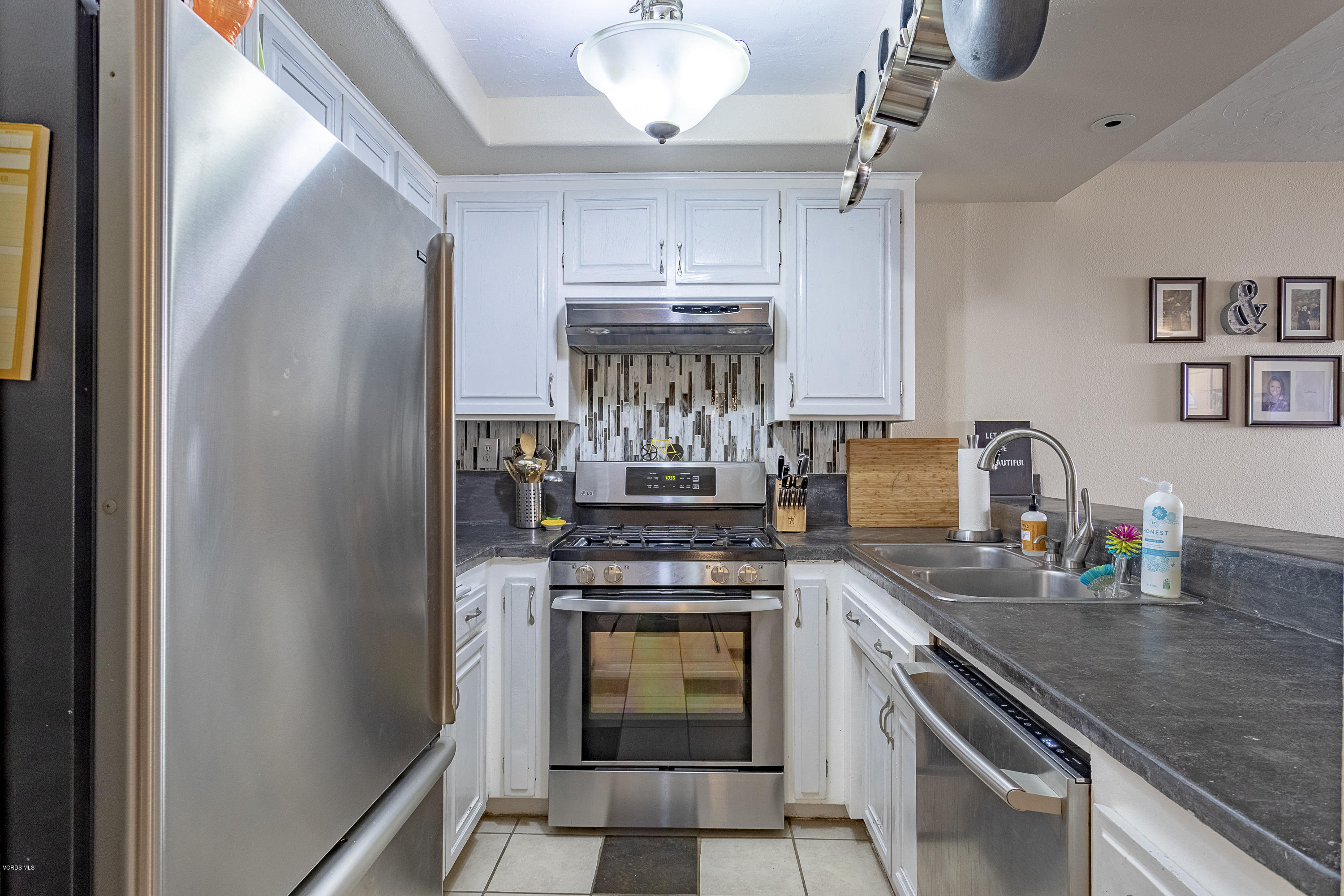 1898 Stow Street Simi Valley, CA 93063 - Photo 7 of 20 Kitchen