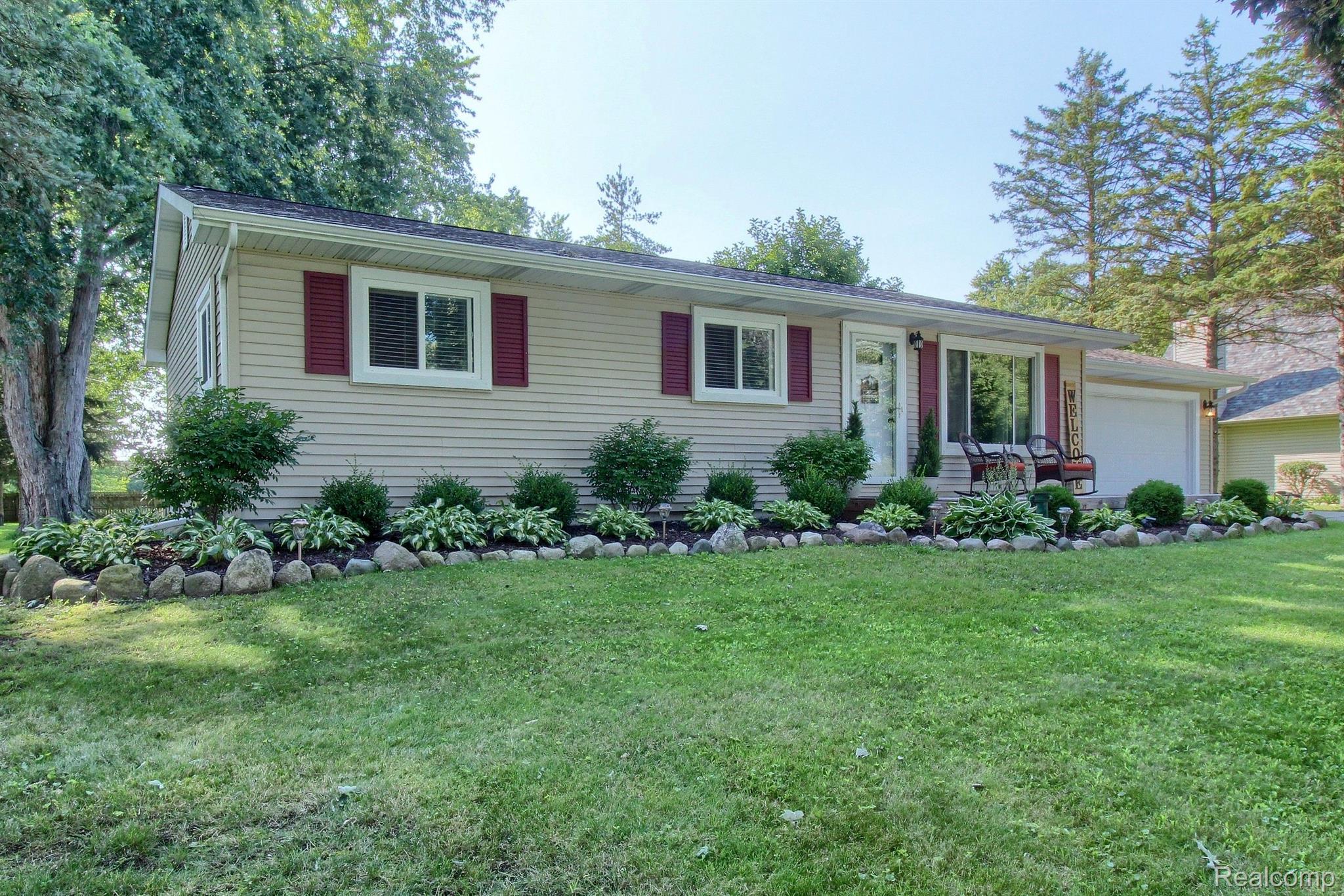 10311 Grafton Road Carleton, MI 48117 - Photo 3 of 30 Gallery Image 3