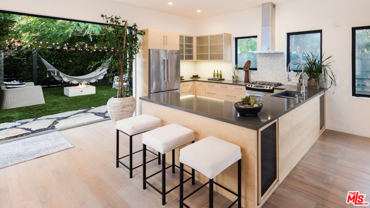 343 28th Avenue Venice, CA 90291 - Photo 11 of 26