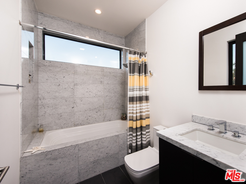 343 28th Avenue Venice, CA 90291 - Photo 20 of 26