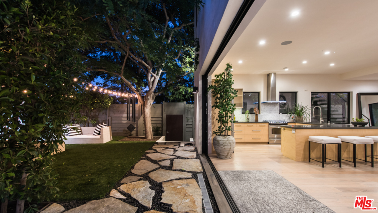 343 28th Avenue Venice, CA 90291 - Photo 4 of 26