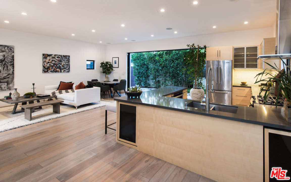 343 28th Avenue Venice, CA 90291 - Photo 5 of 26