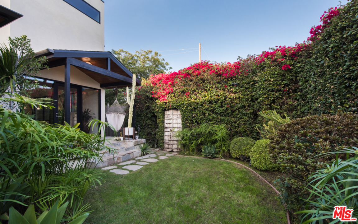 343 28th Avenue Venice, CA 90291 - Photo 7 of 26