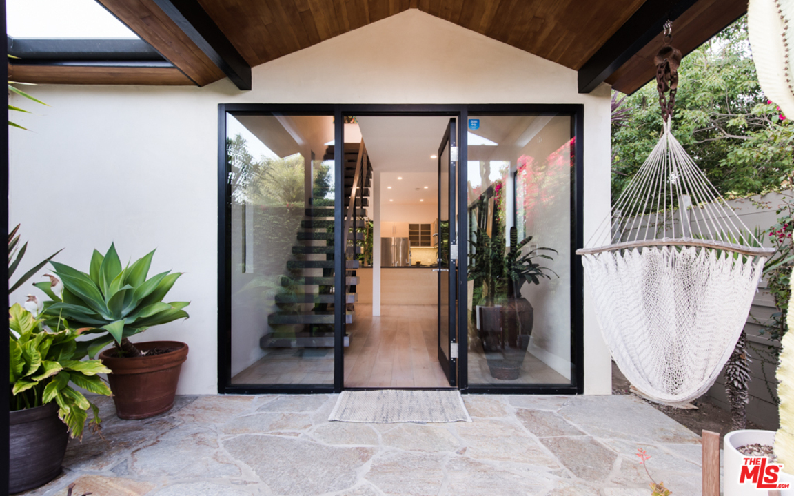 343 28th Avenue Venice, CA 90291 - Photo 9 of 26