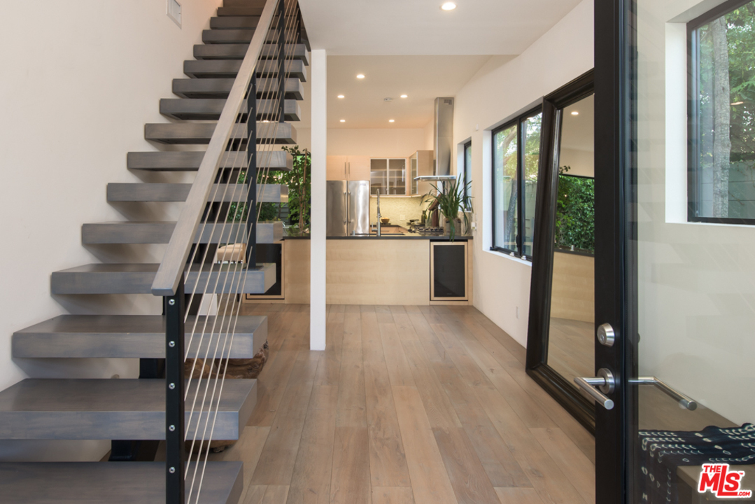 343 28th Avenue Venice, CA 90291 - Photo 10 of 26