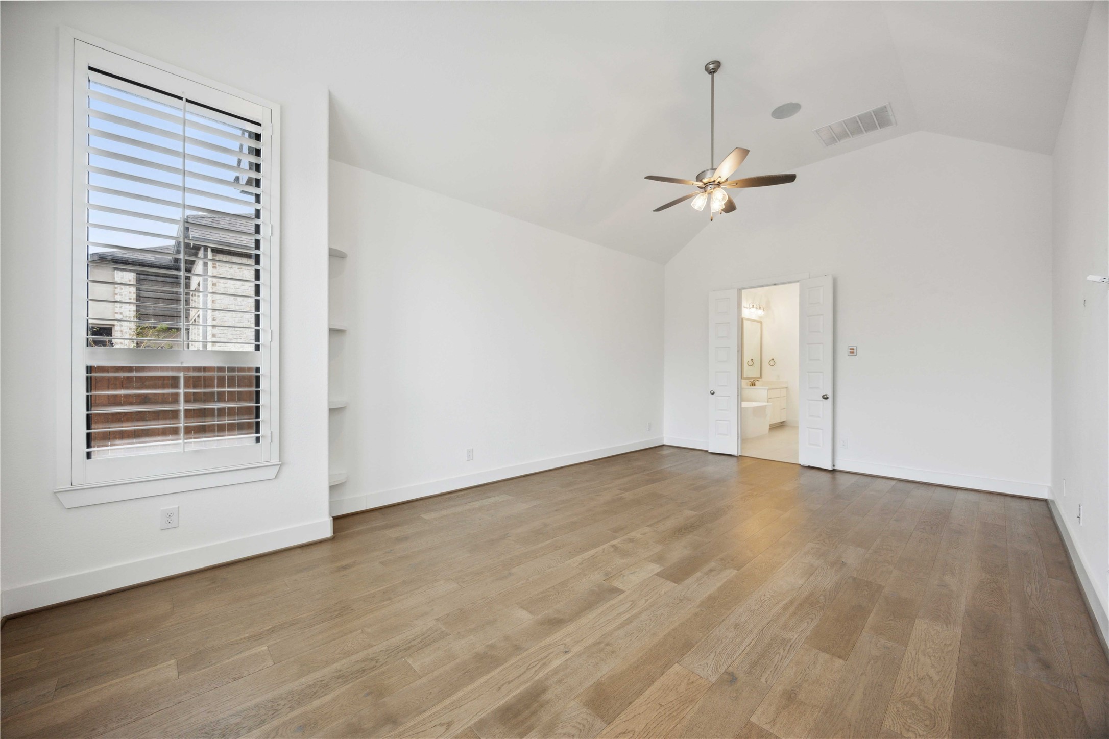 2711 Merlin Way Katy, TX 77493 - Photo 32 of 50 Spacious owner's retreat