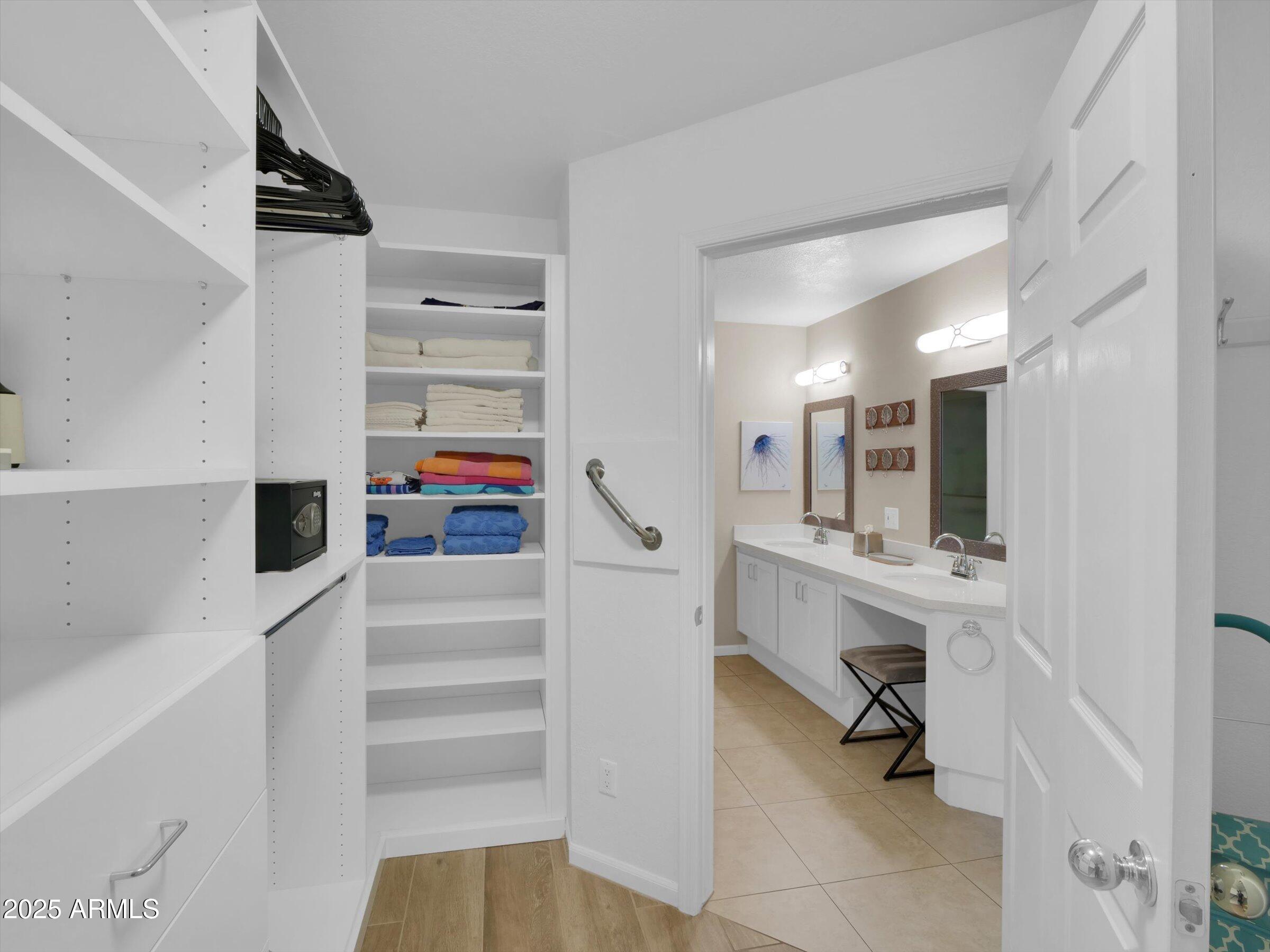 7700 East Gainey Ranch Road, Unit 120 Scottsdale, AZ 85258 - Photo 32 of 57 Master Bath & Closet (8)