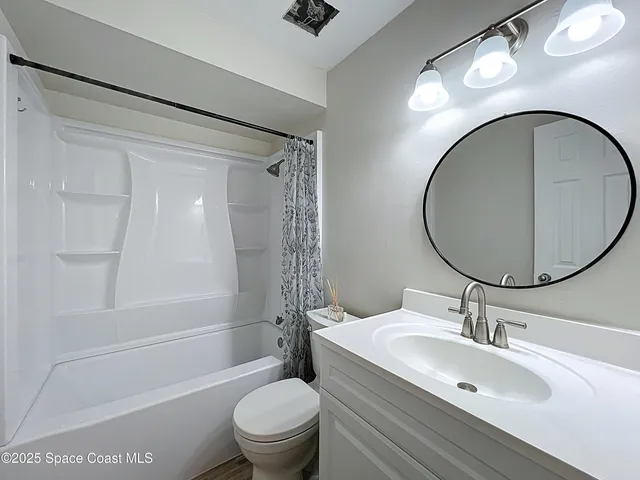 $2,200 | 640 Casa Grande Drive, Melbourne, FL 32940