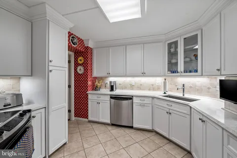 $425,000 | 111 Hamlet Hill Road, Unit 205, Baltimore, MD 21210