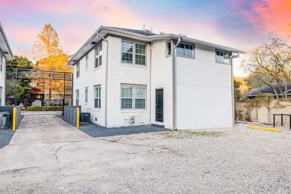 $1,550 | 605 Bomar Street, Unit 1, Houston, TX 77006