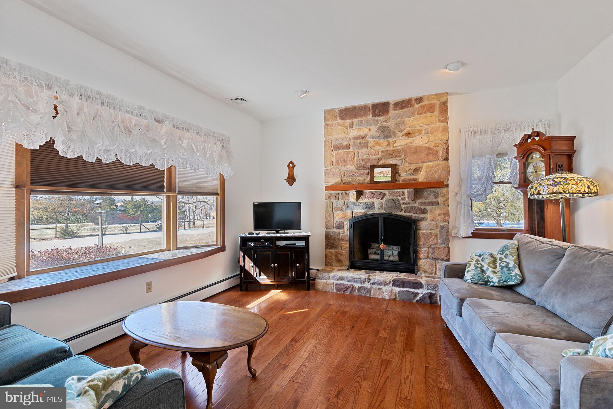 1333 County Line Road North Wales, PA 19454 - Photo 3 of 41 Gallery Image 3