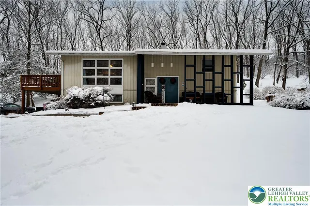 $379,900 | 6838 Lime Kiln Road, Slatington, PA 18080