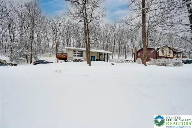 $379,900 | 6838 Lime Kiln Road, Slatington, PA 18080
