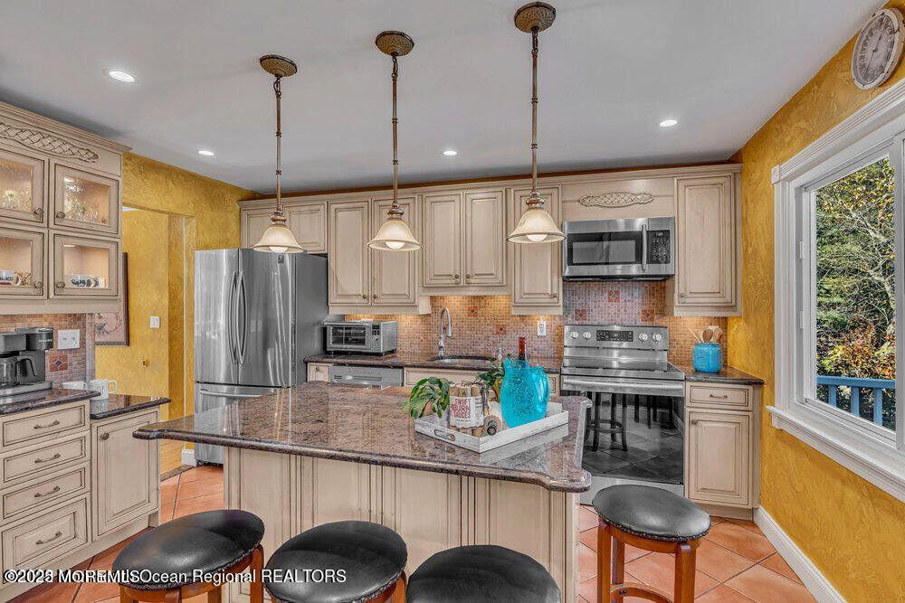 541 Frank Applegate Road Jackson, NJ 08527 - Photo 14 of 49 20221027005528146009000000-o