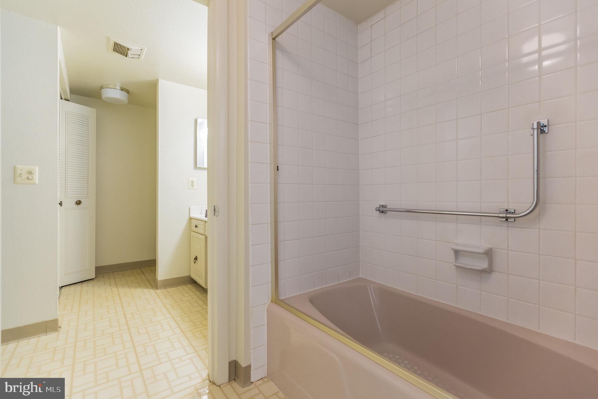 3340 Gleneagles Drive, Unit 691D Silver Spring, MD 20906 - Photo 12 of 22