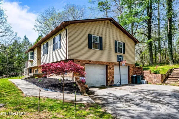 $320,000 | 384 HC Smith Drive, Oneida, TN 37841