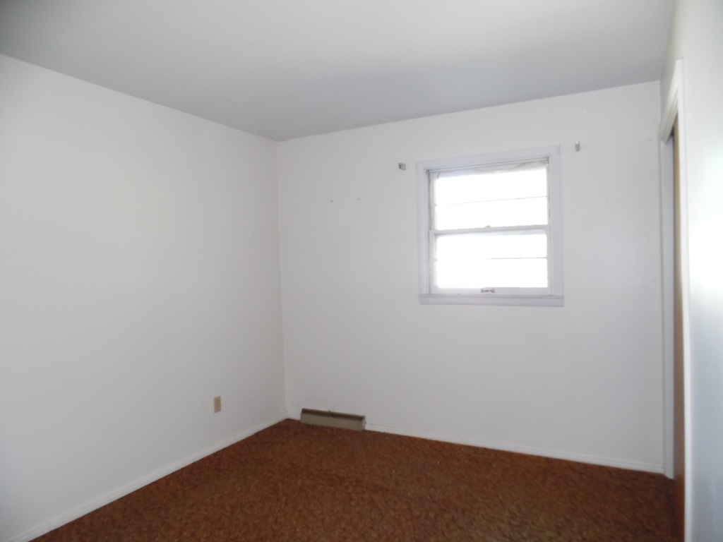 1130 Vandekarr Road Owosso, MI 48867 - Photo 9 of 14 31295166-8.JPG