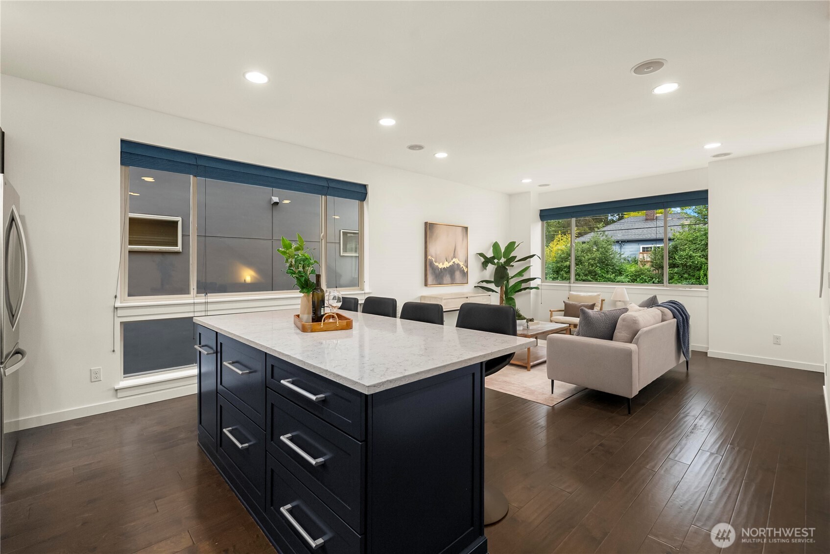 3951 Southwest Oregon Street Seattle, WA 98116 - Photo 14 of 33