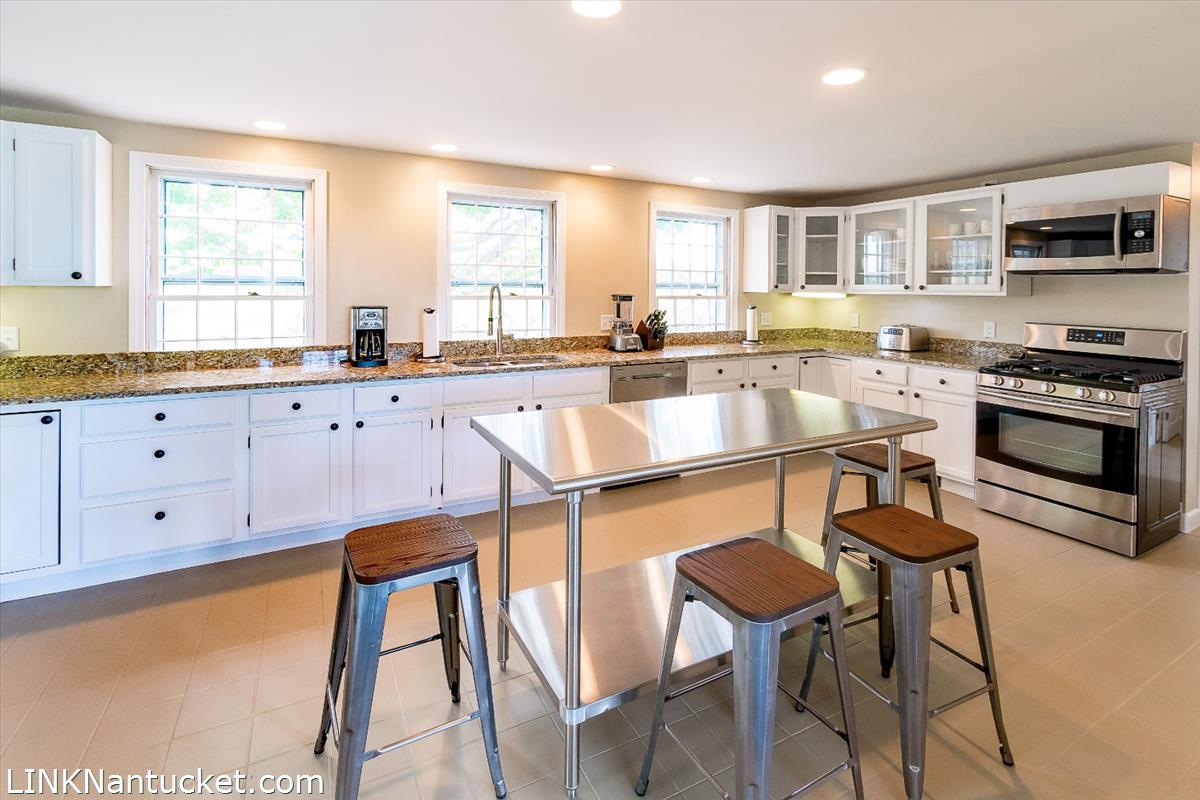 40 Squam Road Nantucket, MA 02554 - Photo 3 of 19 Gallery Image 3