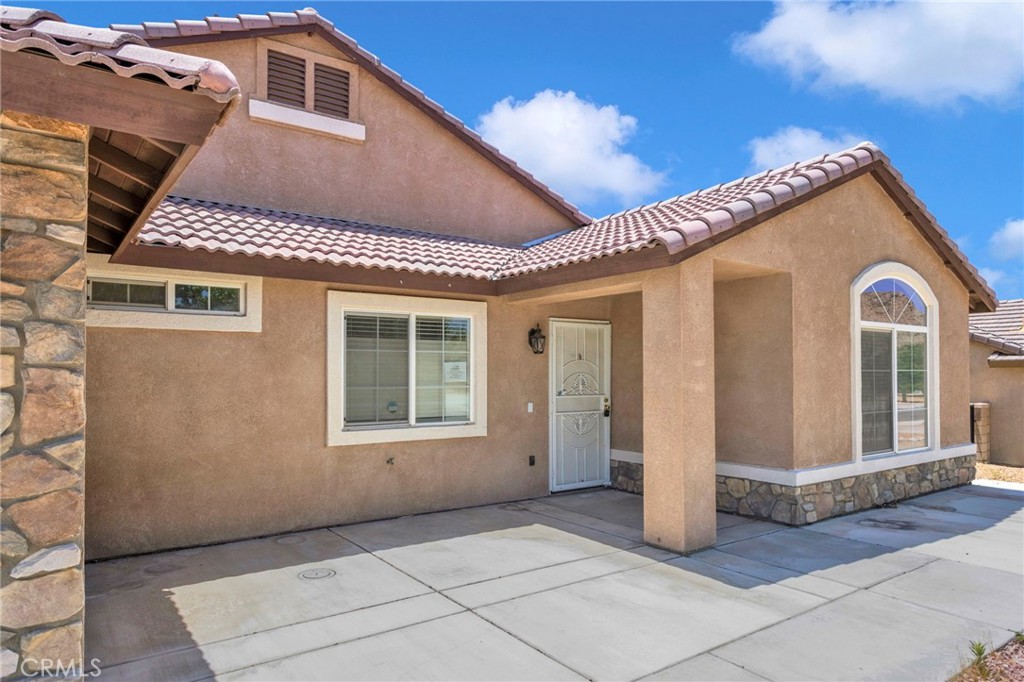 17877 Cabazon Road Apple Valley, CA 92307 - Photo 7 of 41