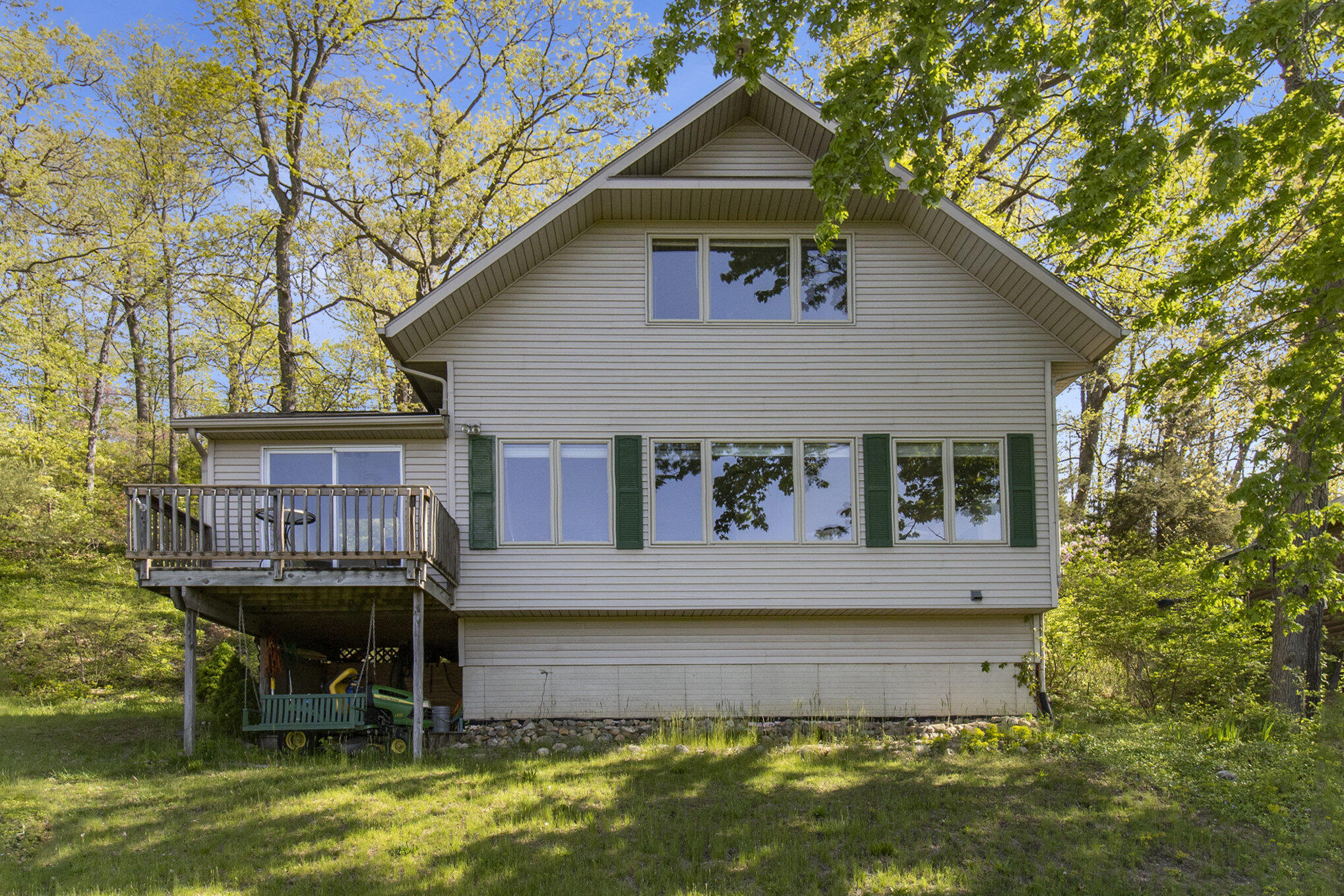 9458 Edwin Markham Road Brooklyn, MI 49230 - Photo 26 of 37 Back Exterior