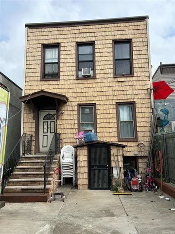 $1,495,000 | 120 Kingsland Avenue | East Williamsburg