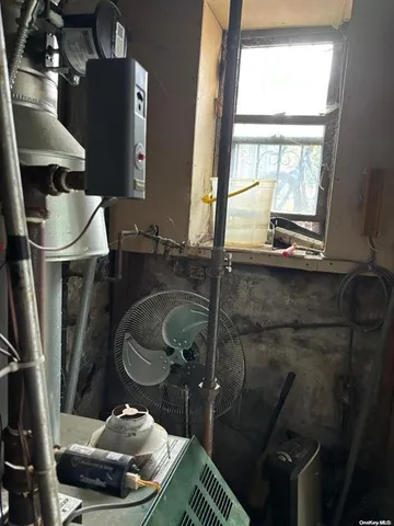 $1,495,000 | 120 Kingsland Avenue | East Williamsburg