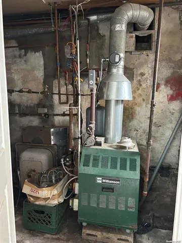 $1,495,000 | 120 Kingsland Avenue | East Williamsburg