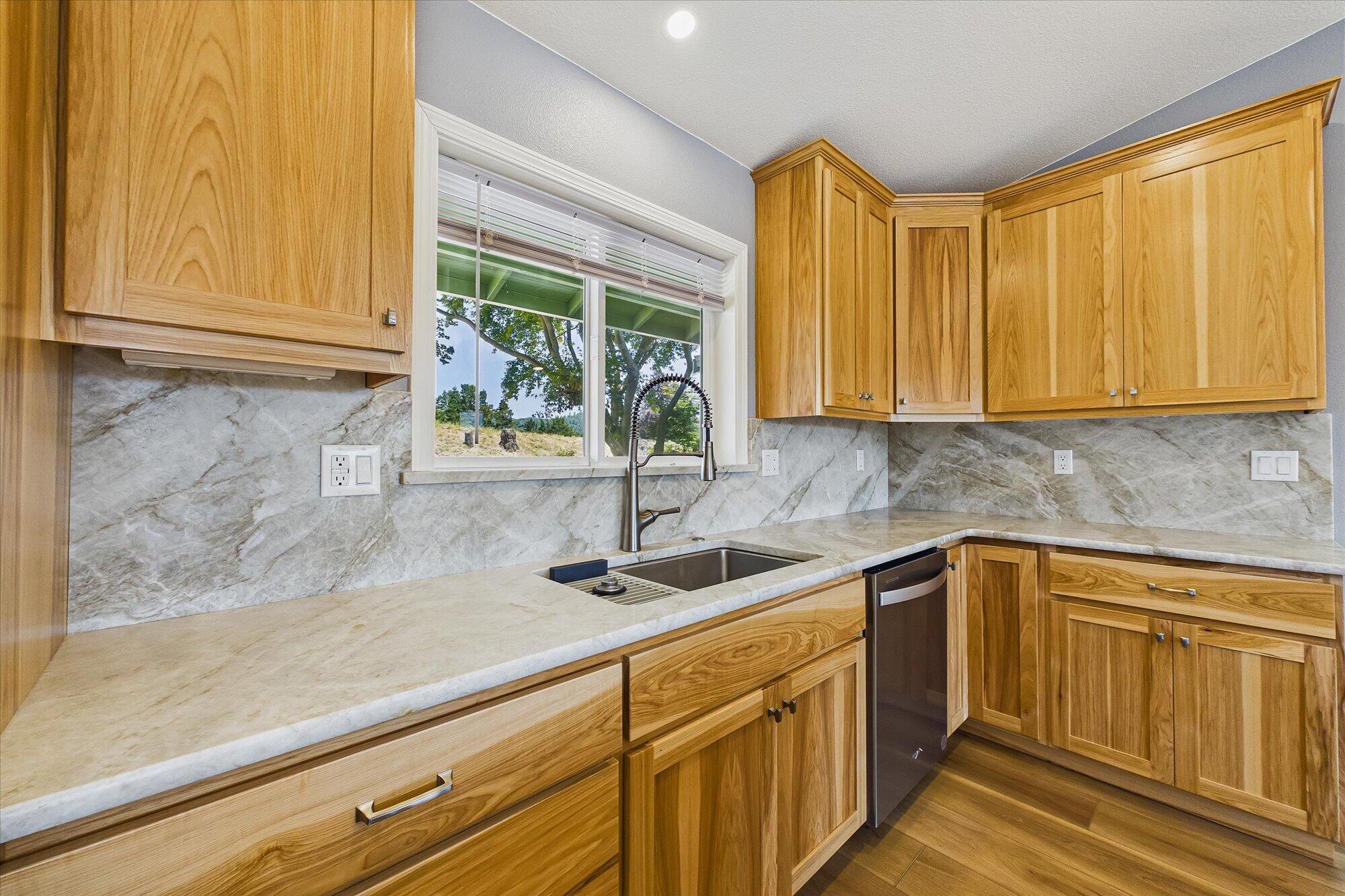 6705 Rohnerville Road Hydesville, CA 95547 - Photo 17 of 54