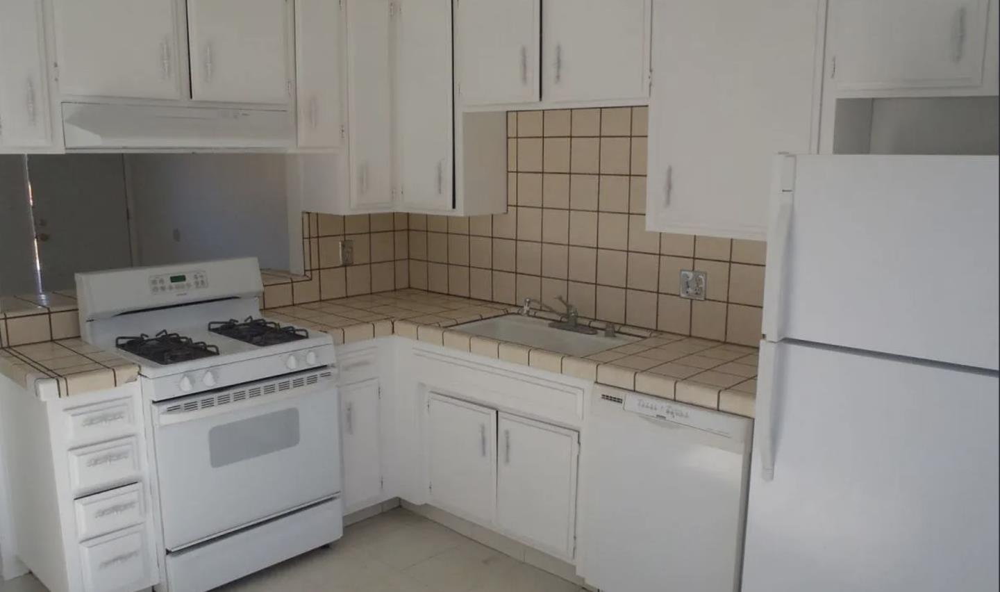 837 Commercial Avenue Ridgecrest, CA 93555 - Photo 3 of 13