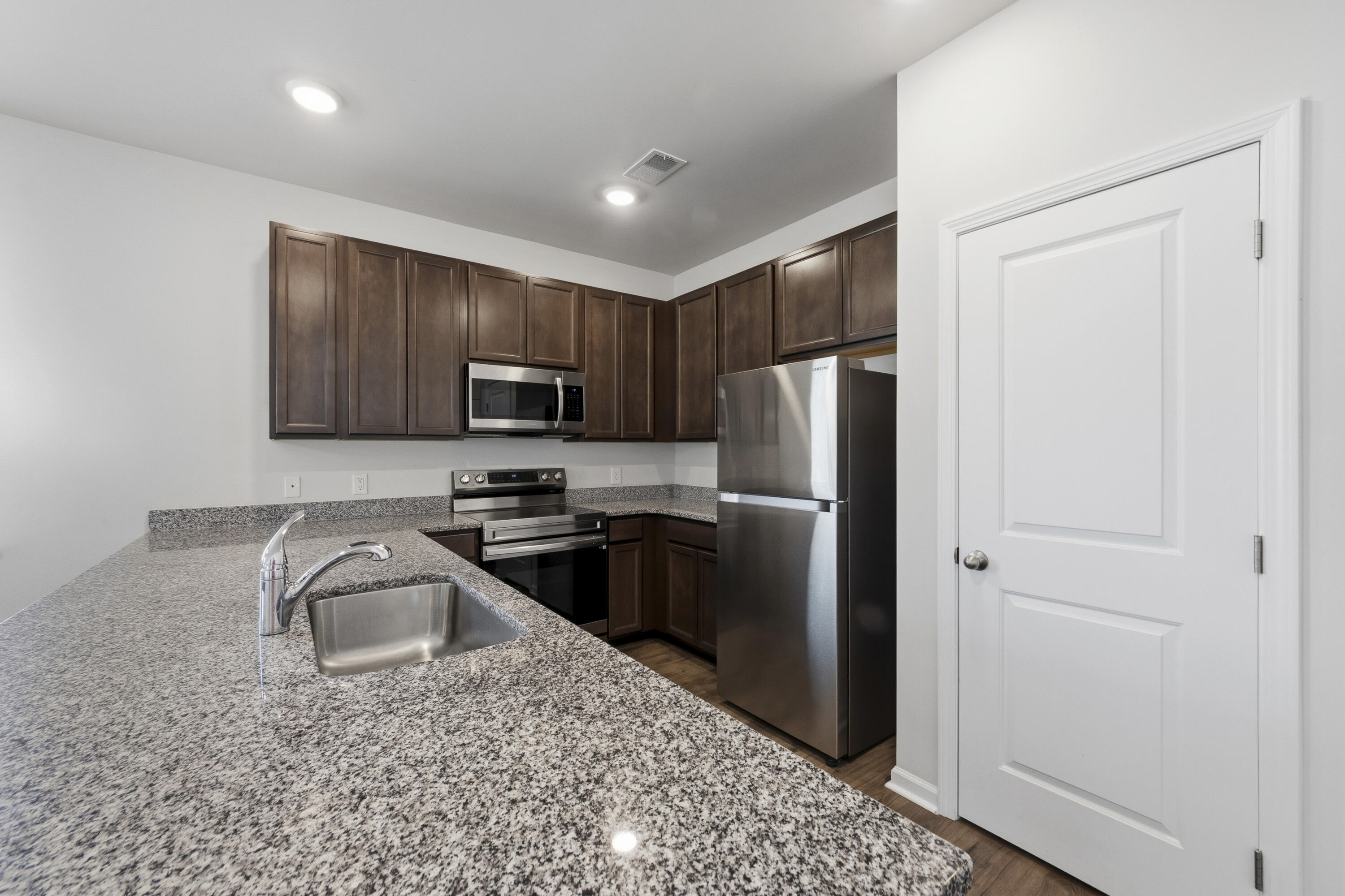 1307 Warrens Way Manning, SC 29102 - Photo 8 of 21 _01A8930