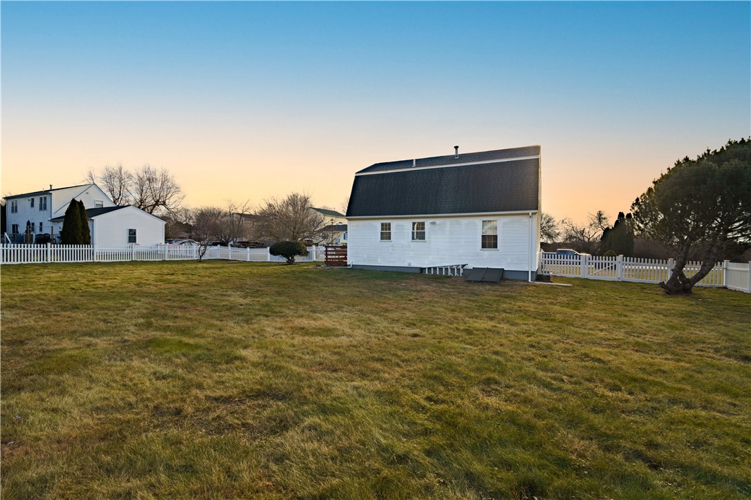 9 Sundown Lane Middletown, RI 02842 - Photo 32 of 37