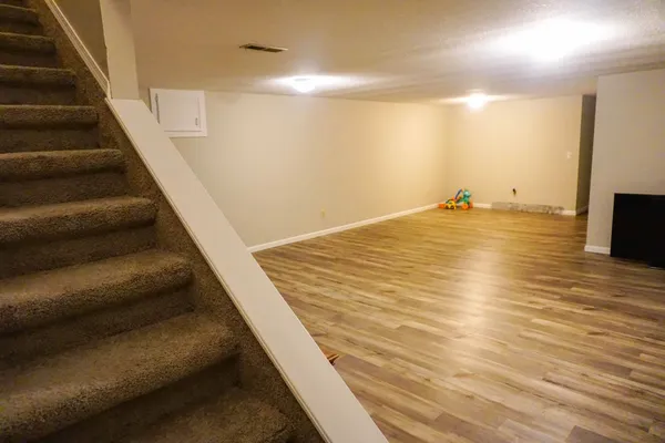 $164,000 | 626 North Oak Forest Lane, Derby, KS 67037