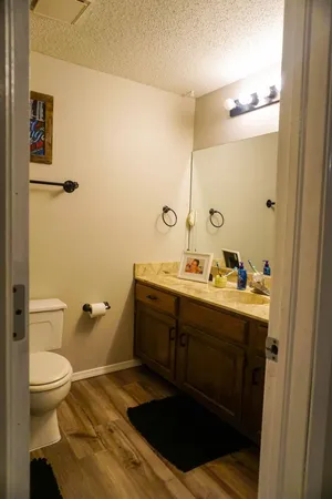 $164,000 | 626 North Oak Forest Lane, Derby, KS 67037