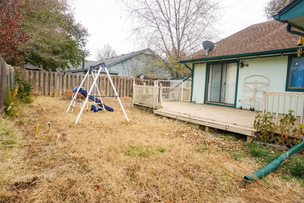 $164,000 | 626 North Oak Forest Lane, Derby, KS 67037