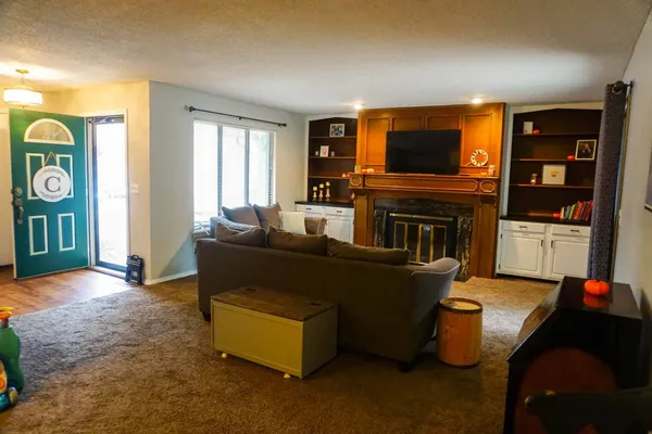 $164,000 | 626 North Oak Forest Lane, Derby, KS 67037