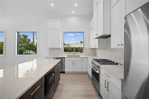 $2,049,000 | 786 107th Avenue North, Naples, FL 34108