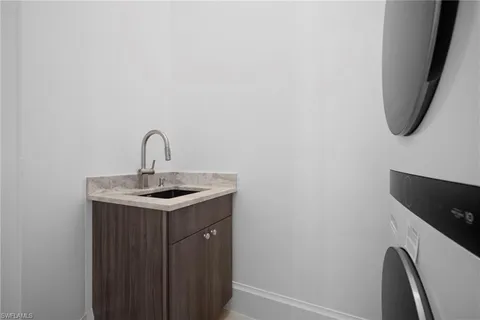 $2,049,000 | 786 107th Avenue North, Naples, FL 34108