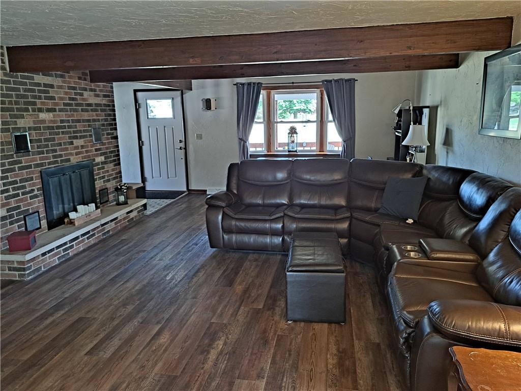 5146 McCandless Road Butler, PA 16001 - Photo 10 of 24 a living room with furniture