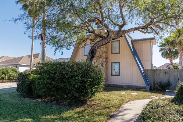 $1,995 | 13813 Flintlock Drive, Corpus Christi, TX 78418