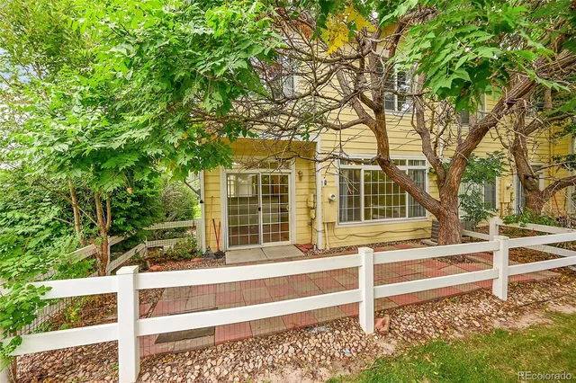 $395,000 | 14400 Albrook Drive, Unit 10, Denver, CO 80239