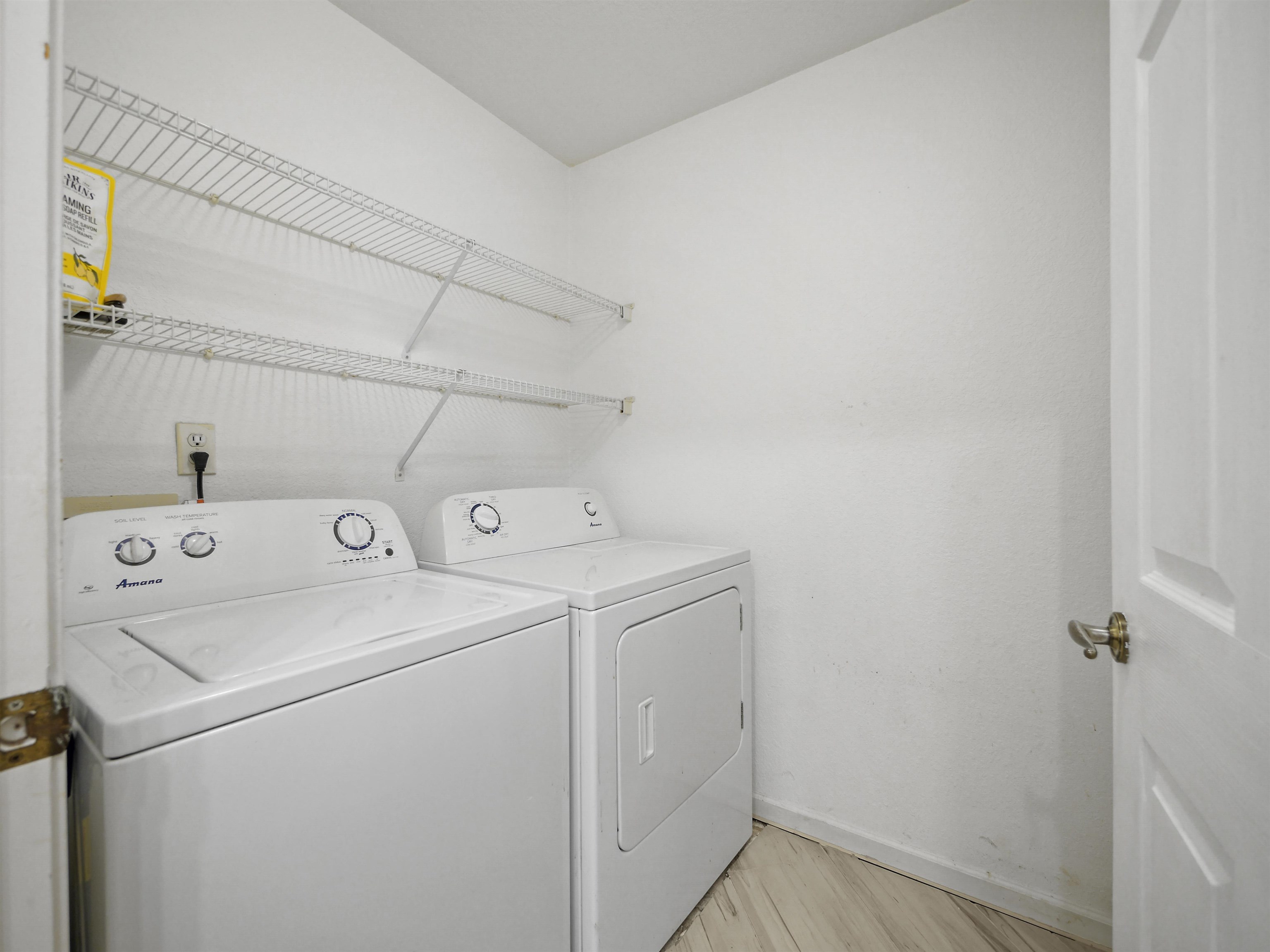 2200 Vista Cove Road St. Augustine, FL 32084 - Photo 27 of 44 a utility room with dryer and washer
