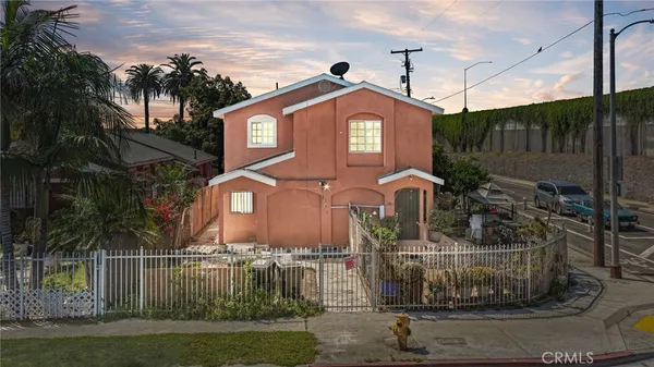 $3,550 | 348 West 83rd Street, Los Angeles, CA 90003